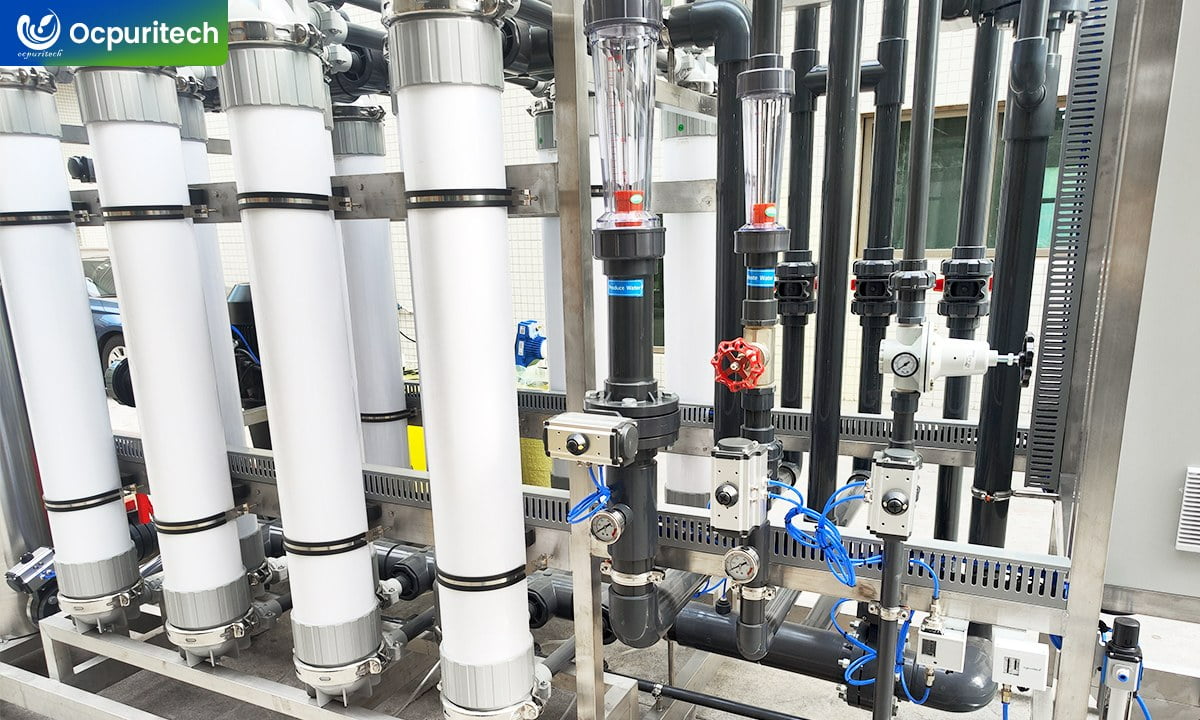 Collage of different applications for ultrafiltration like a water bottle plant and a pharmaceutical lab